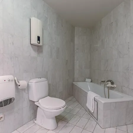 Apartamento Spacious & Modern With Garage & Sea View