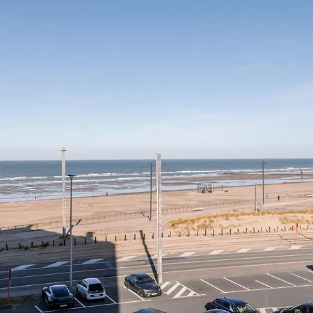 Spacious & Modern With Garage & Sea View Ostende